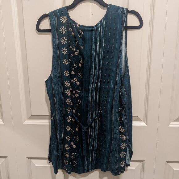 Weekend Edition Vintage Tank Size Small - Picture 2 of 6